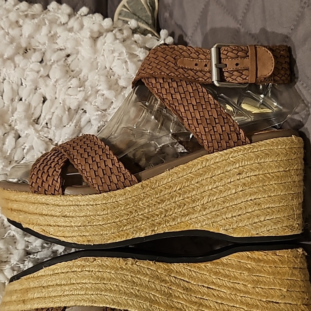 Adam Tucker Sandals - Picture 13 of 17